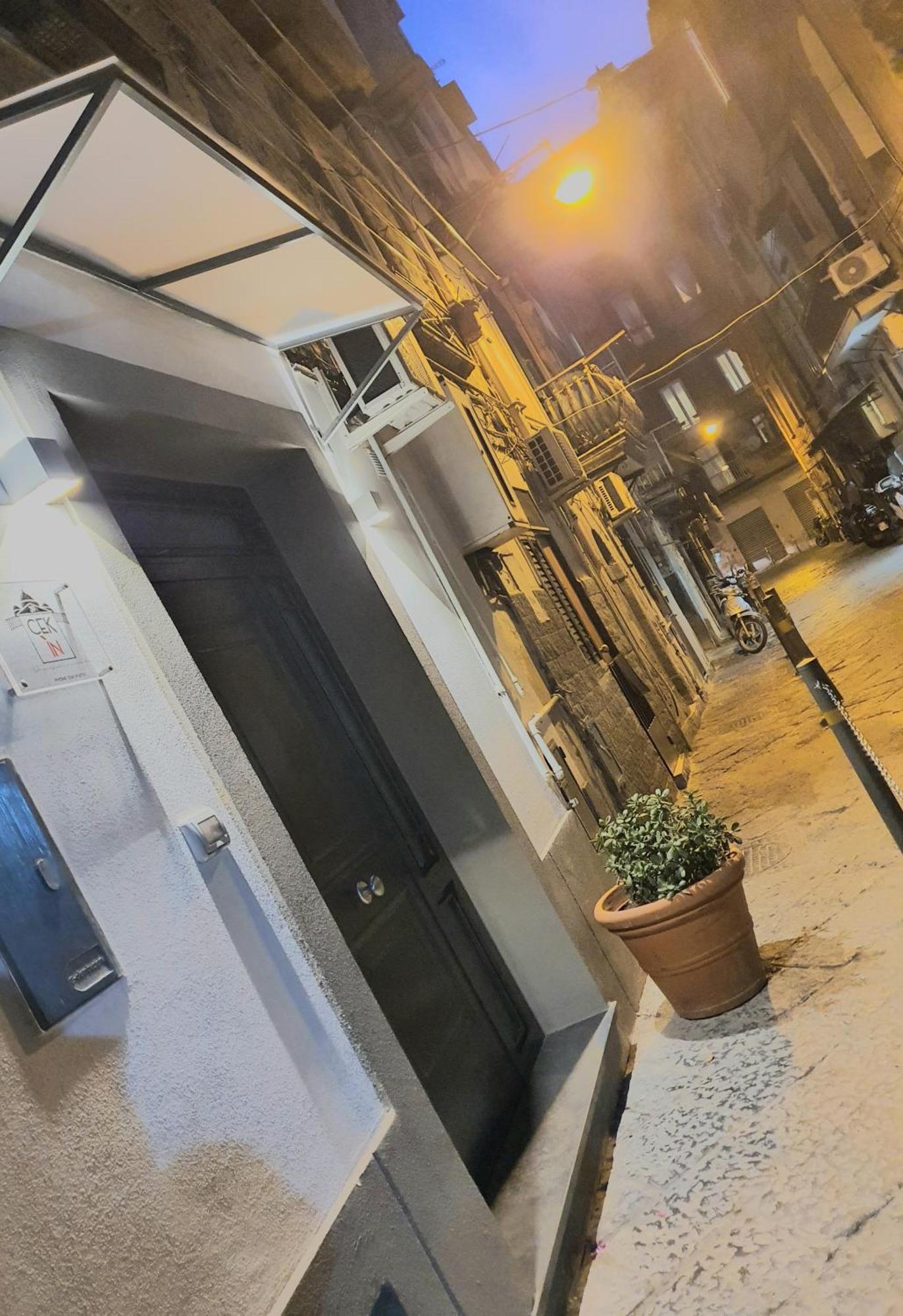 Cekin39 Apartment Наполи Стая снимка